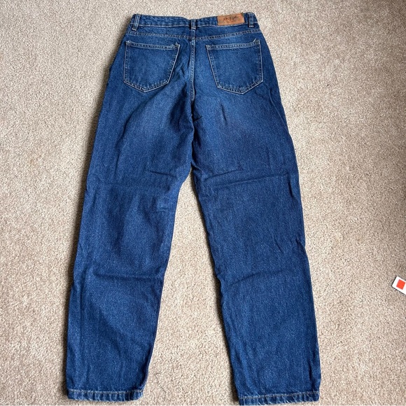 NASTY GAL MOM JEANS- 4 - Picture 3 of 5